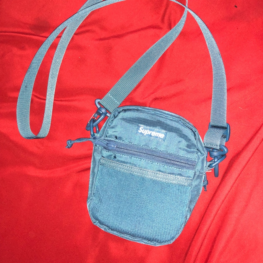SS17 SUPREME SHOULDER BAG
